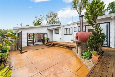 Photo of property in 2 Serrata Place, Browns Bay, Auckland, 0630