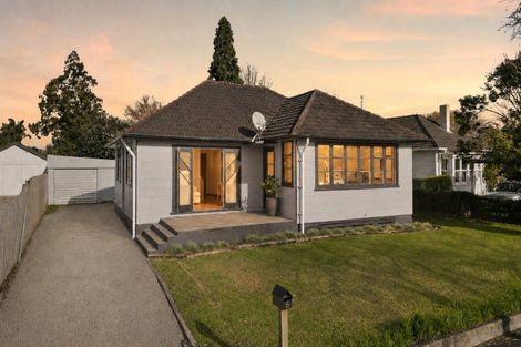 Photo of property in 6 Sare Crescent, Fairfield, Hamilton, 3214