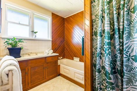 Photo of property in 21 Salem Place, Torbay, Auckland, 0630