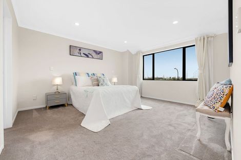 Photo of property in 27 Hakinakina Drive, Flat Bush, Auckland, 2019