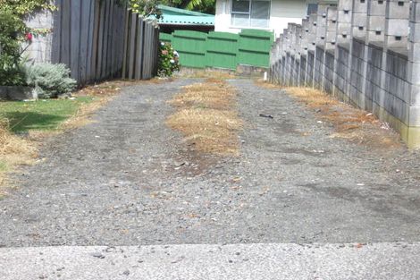 Photo of property in 31 Felgrove Street, Glendene, Auckland, 0602