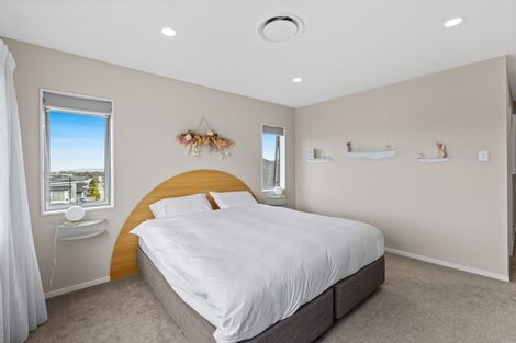 Photo of property in 60 Godfrey Drive, Orewa, 0931