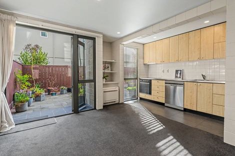 Photo of property in 2/868 Colombo Street, Christchurch Central, Christchurch, 8013