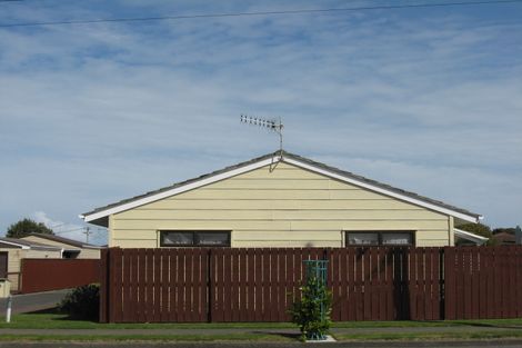 Photo of property in 63 Cornfoot Street, Castlecliff, Whanganui, 4501