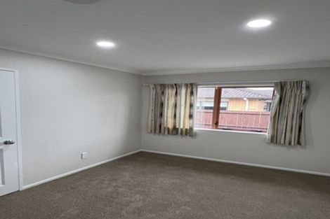 Photo of property in 67 Glenveagh Park Drive, Weymouth, Auckland, 2103