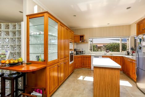 Photo of property in 275 Mangorei Road, Merrilands, New Plymouth, 4312