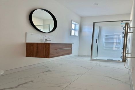 Photo of property in 13 Wicklow Road, Narrow Neck, Auckland, 0622