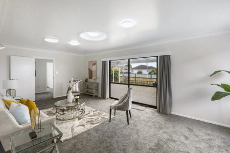 Photo of property in 14 Clayton Road, Manurewa, Auckland, 2102