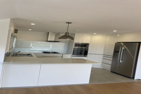 Photo of property in 2/13 Naviti Place, Browns Bay, Auckland, 0630