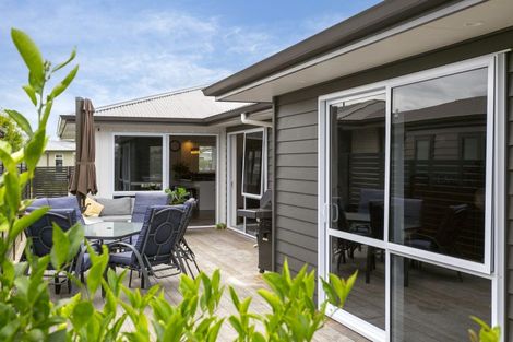 Photo of property in 27 Noumea Drive, Rangatira Park, Taupo, 3330