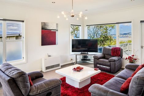 Photo of property in 102 Homebush Road, Khandallah, Wellington, 6035