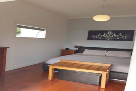 Photo of property in 2 Bayview Road, Paremata, Porirua, 5024