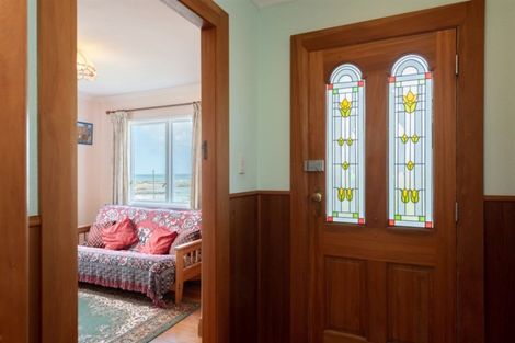 Photo of property in 16 Cave Road, Houghton Bay, Wellington, 6023