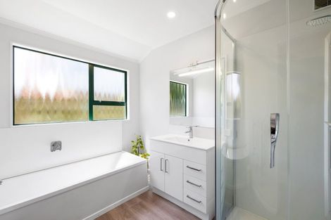 Photo of property in 9 Sandel Rise, Merrilands, New Plymouth, 4312