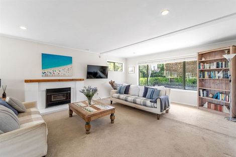 Photo of property in 528 Beach Road, Murrays Bay, Auckland, 0630