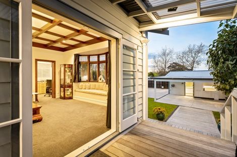 Photo of property in 5 Taupaki Road, Taupaki, Henderson, 0782