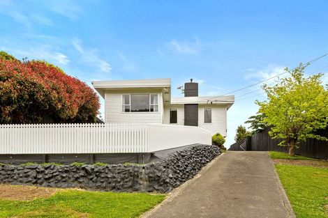 Photo of property in 26 Raroa Terrace, Tawa, Wellington, 5028