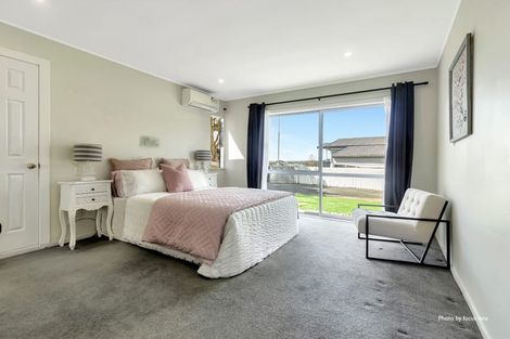 Photo of property in 2/248 Sturges Road, Henderson, Auckland, 0612