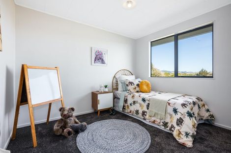 Photo of property in 17 Coventry Close, Ascot Park, Porirua, 5024