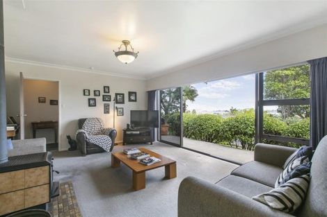 Photo of property in 37 Ridgemount Rise, Mangere Bridge, Auckland, 2022