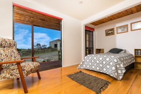 Photo of property in 109 Constable Road, Muriwai, Waimauku, 0881