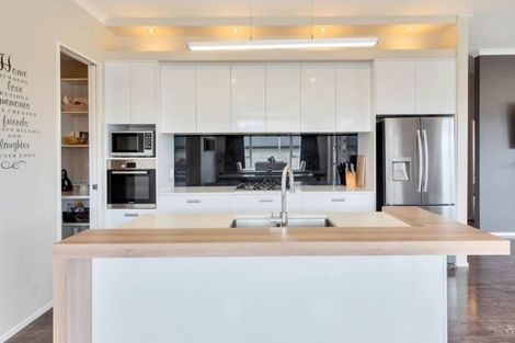 Photo of property in 135 Matua Road, Huapai, Kumeu, 0810