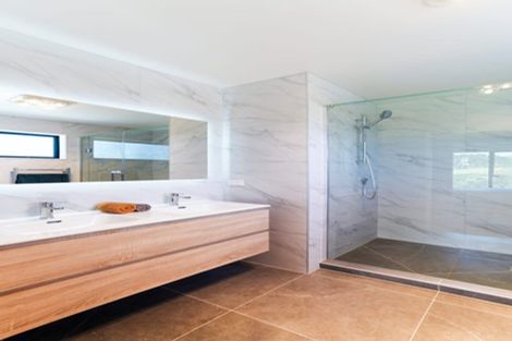 Photo of property in 37 Horokaka Street, Massey, 0614