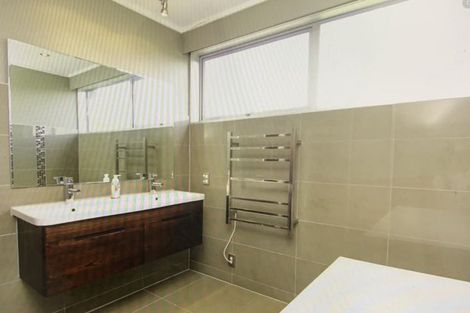 Photo of property in 43 Dittmer Drive, Awapuni, Palmerston North, 4412