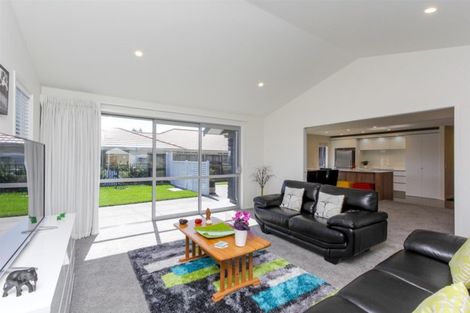 Photo of property in 1 Ryder Drive, Waiwhakaiho, New Plymouth, 4312