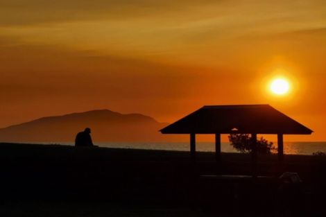 Photo of property in 37 Manuka Street, Otaki Beach, Otaki, 5512