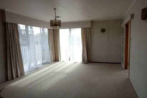 Photo of property in 16 Mawney Road, Henderson, Auckland, 0610