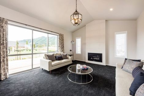 Photo of property in 11 Waipunahau Road, Waikanae, 5036