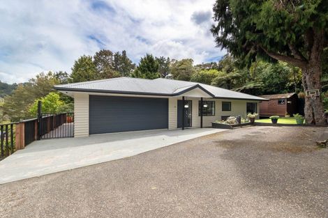 Photo of property in 43 Forest Road, Pinehaven, Upper Hutt, 5019