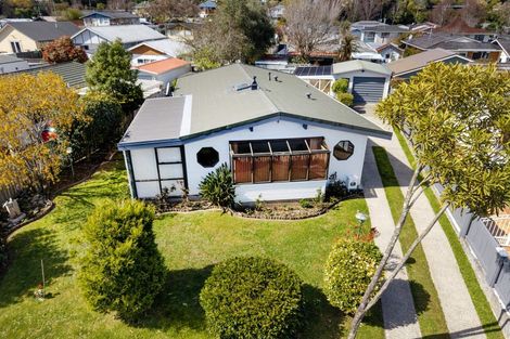 Photo of property in 8 Roband Crescent, Brown Owl, Upper Hutt, 5018