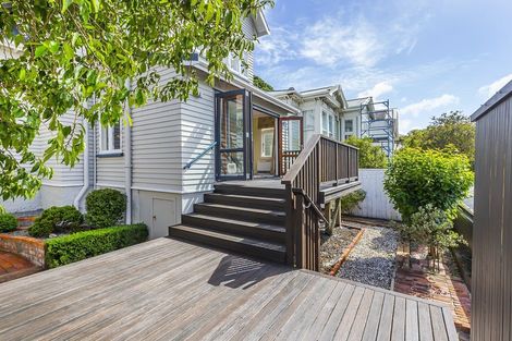 Photo of property in 85 Grant Road, Thorndon, Wellington, 6011