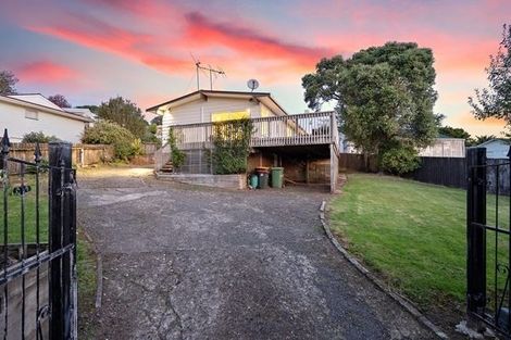 Photo of property in 43 Mack Place, Red Hill, Papakura, 2110