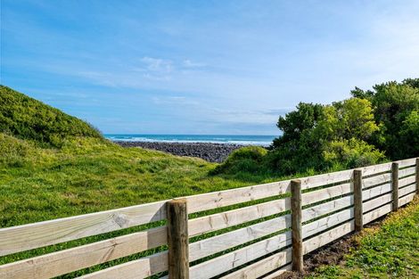 Photo of property in 385b Tipoka Road, Rahotu, Opunake, 4685