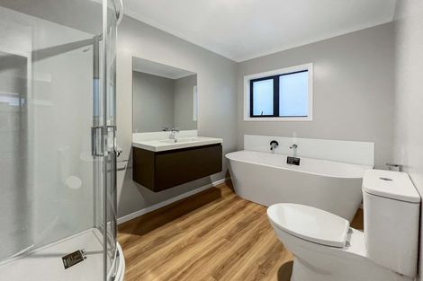 Photo of property in 10 Rotoiti Place, Paraparaumu, 5032