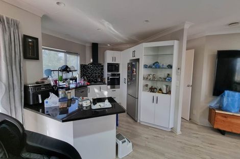 Photo of property in 17 Glencullen Place, Dannemora, Auckland, 2016