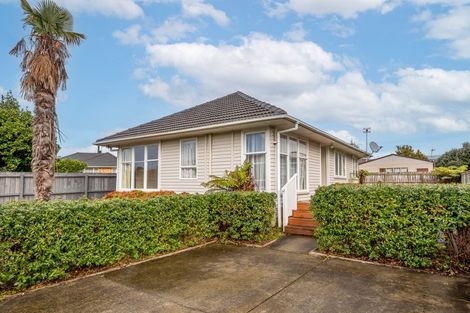 Photo of property in 5 Shamrock Lane, Te Atatu Peninsula, Auckland, 0610