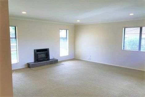 Photo of property in 15 Waiora Place, Pyes Pa, Tauranga, 3112