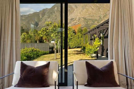 Photo of property in 10 Ellesmere Avenue, Jacks Point, Queenstown, 9371