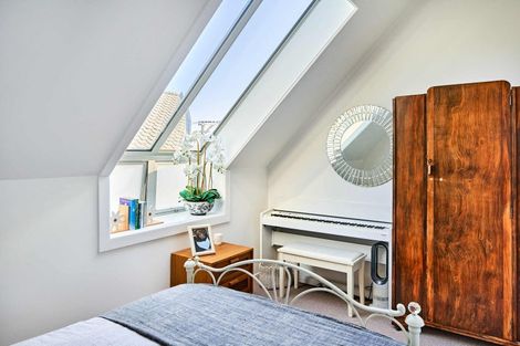 Photo of property in 147 Marine Parade, Eastbourne, Lower Hutt, 5013