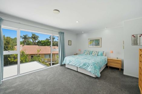 Photo of property in 16 Waipuia Place, Greenhithe, Auckland, 0632
