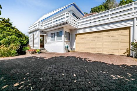 Photo of property in 10 Lawry Street, Moturoa, New Plymouth, 4310