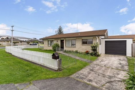 Photo of property in 3 Centreway Road, Orewa, 0931