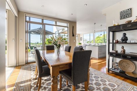 Photo of property in 18a Eastcliffe Road, Castor Bay, Auckland, 0620