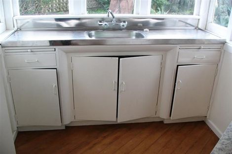 Photo of property in 27 Horotutu Road, Greenlane, Auckland, 1061