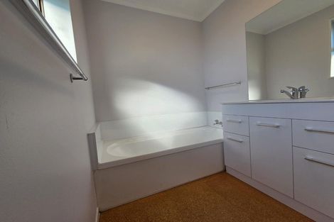 Photo of property in 2/3 Pinehurst Crescent, Russley, Christchurch, 8042