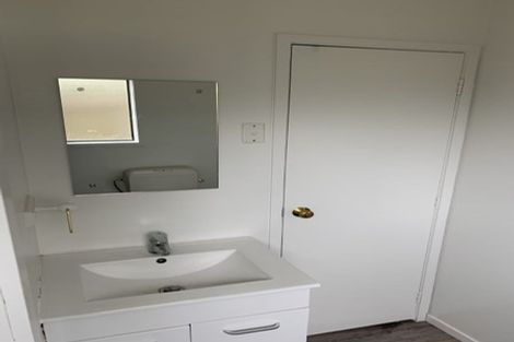 Photo of property in 2/108 Portage Road, New Lynn, Auckland, 0600